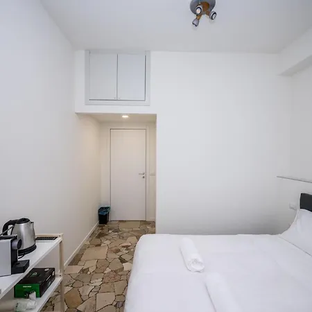 Airguest Pianella ميلان